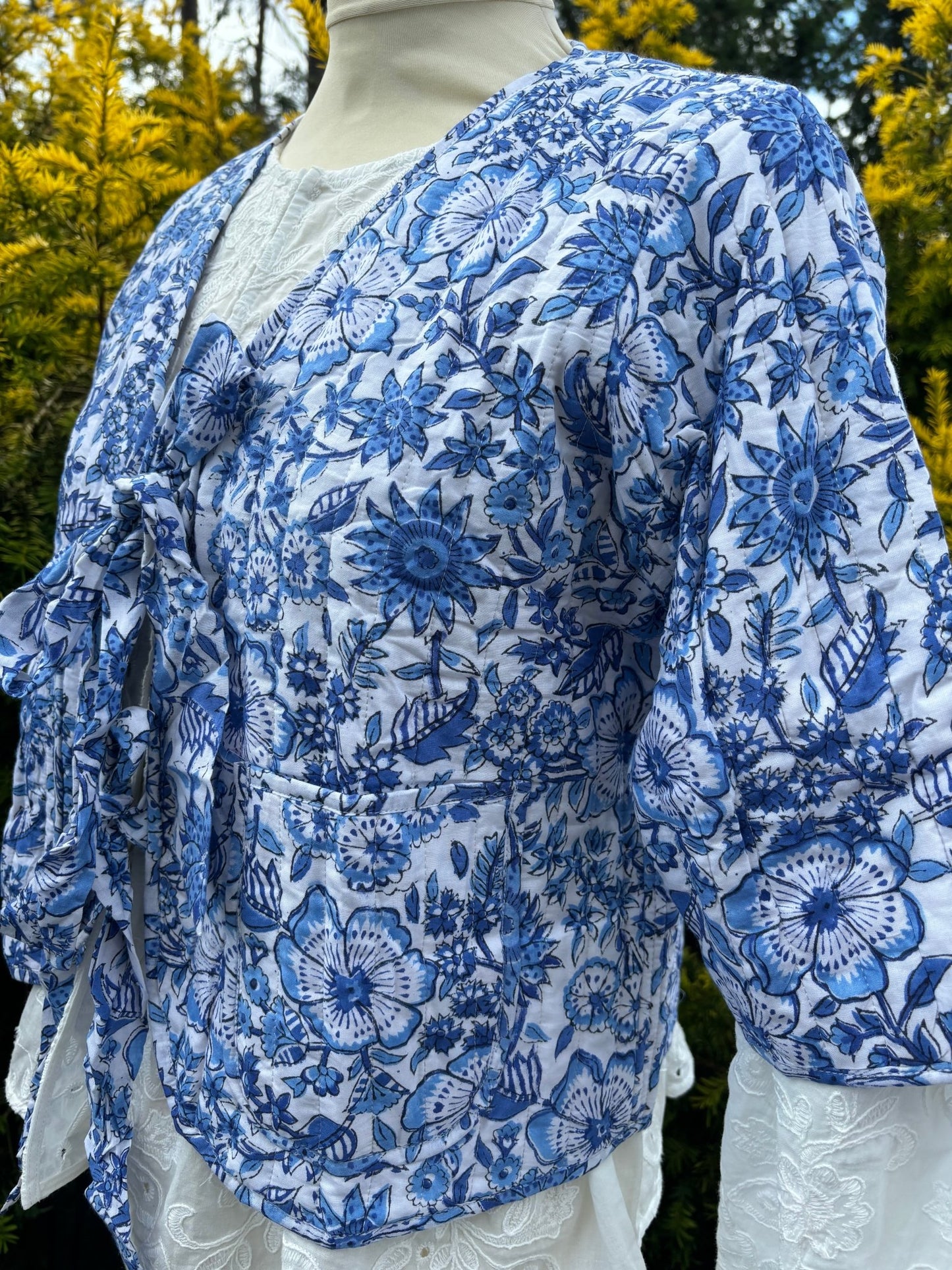 Short sleeve quilted jacket