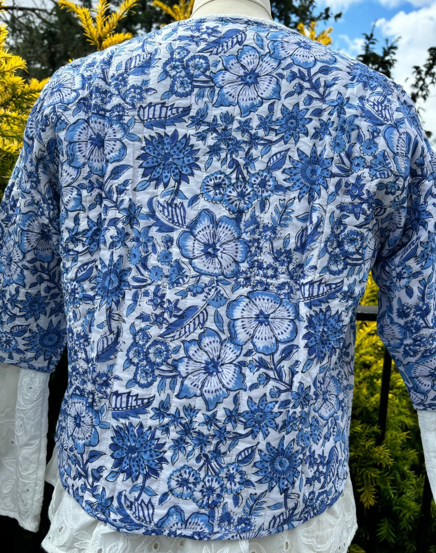 Short sleeve quilted jacket