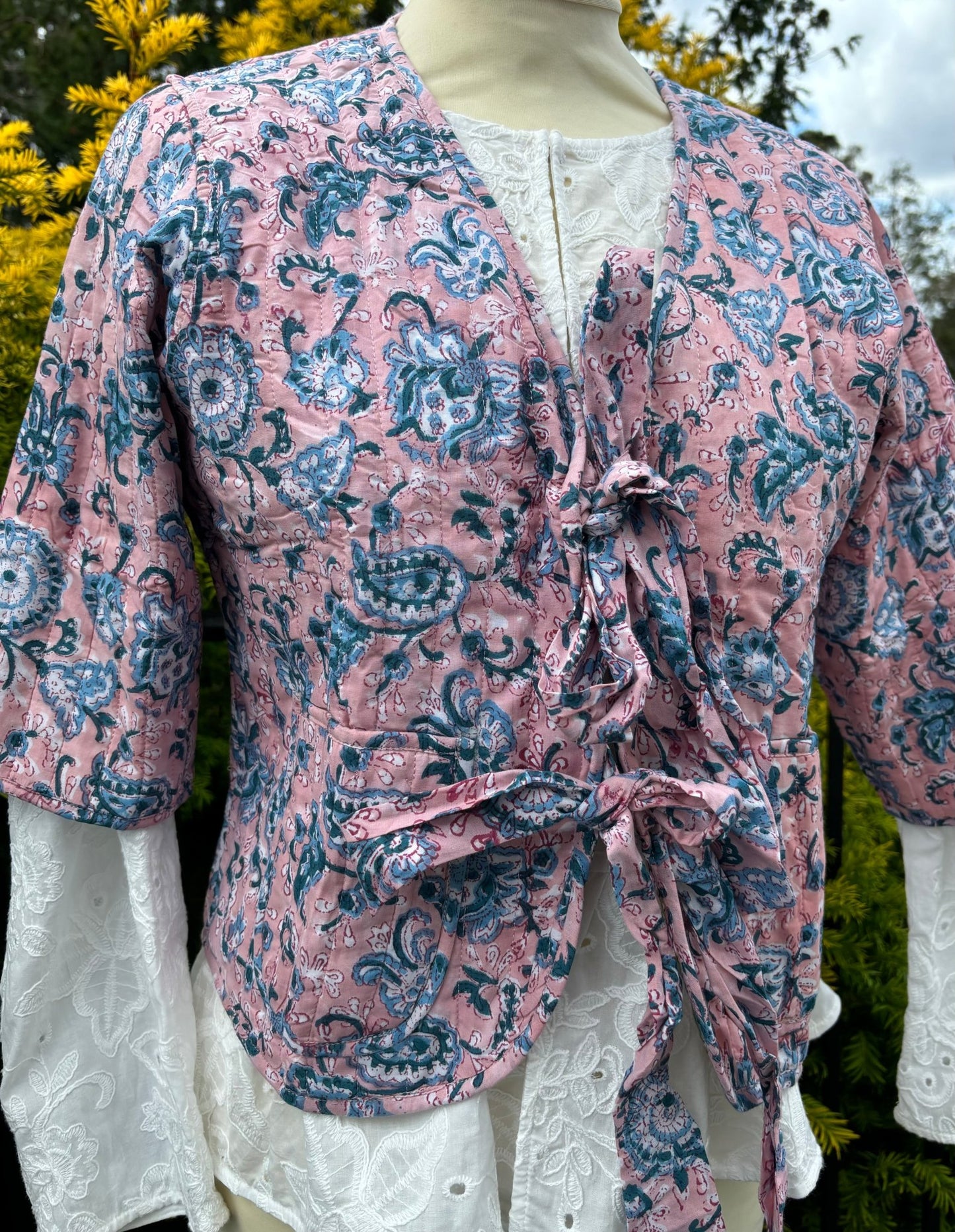 Short sleeve quilted jacket