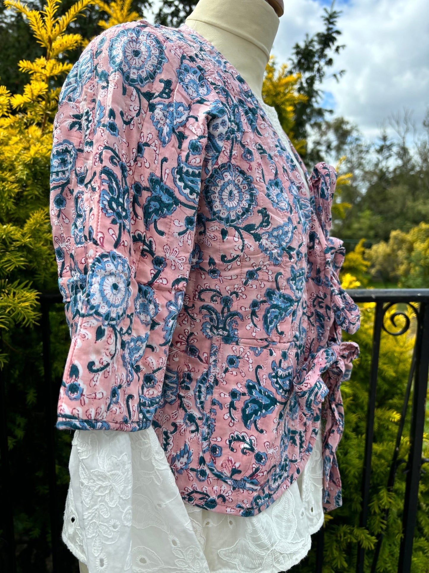 Short sleeve quilted jacket