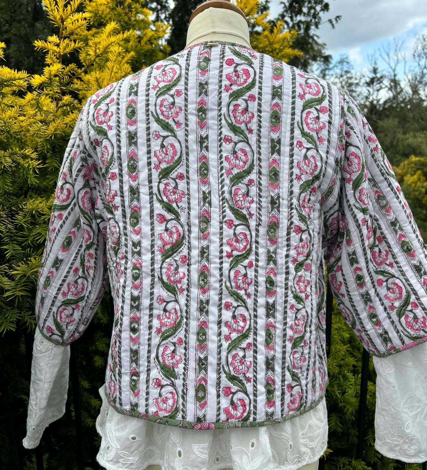 Short sleeve quilted jacket