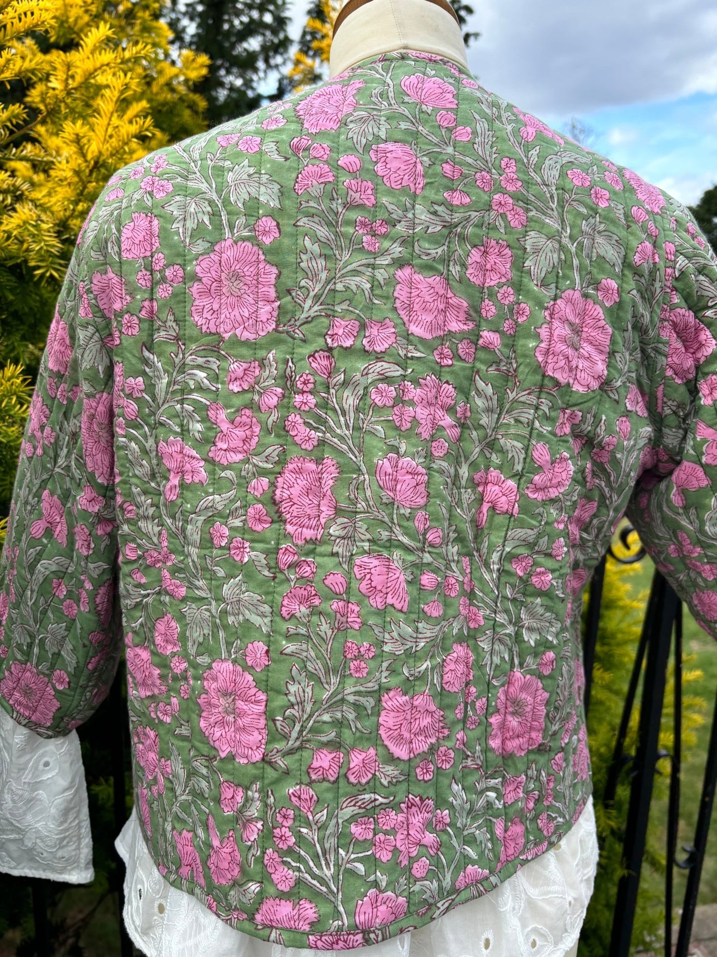 Short sleeve quilted jacket