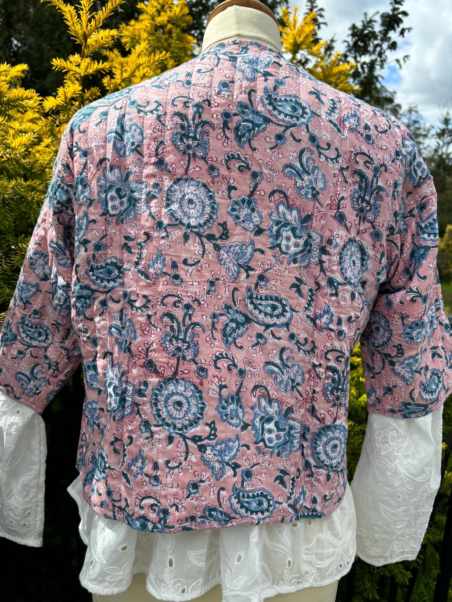 Short sleeve quilted jacket