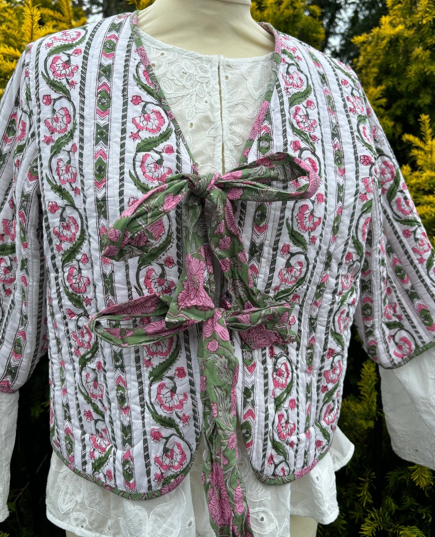 Short sleeve quilted jacket