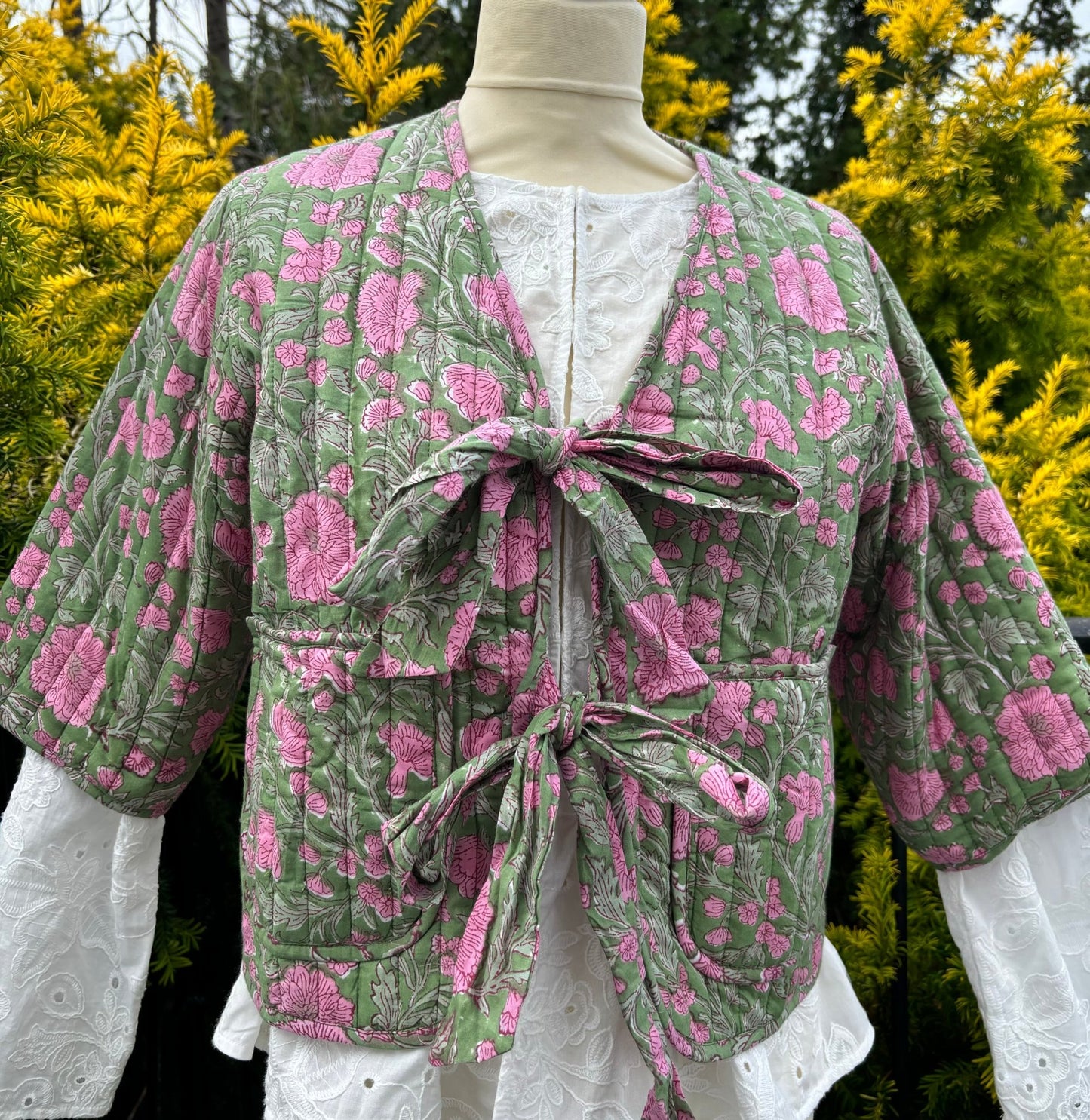 Short sleeve quilted jacket