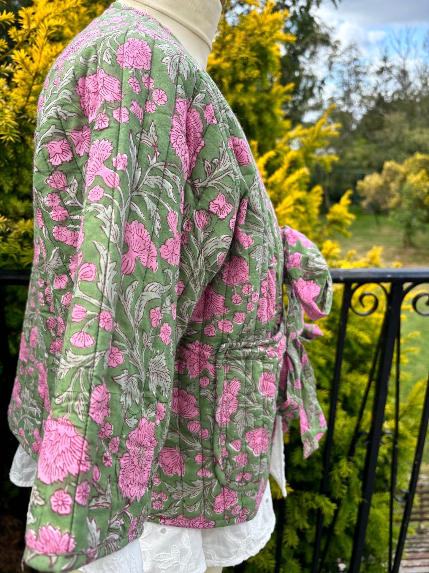 Short sleeve quilted jacket