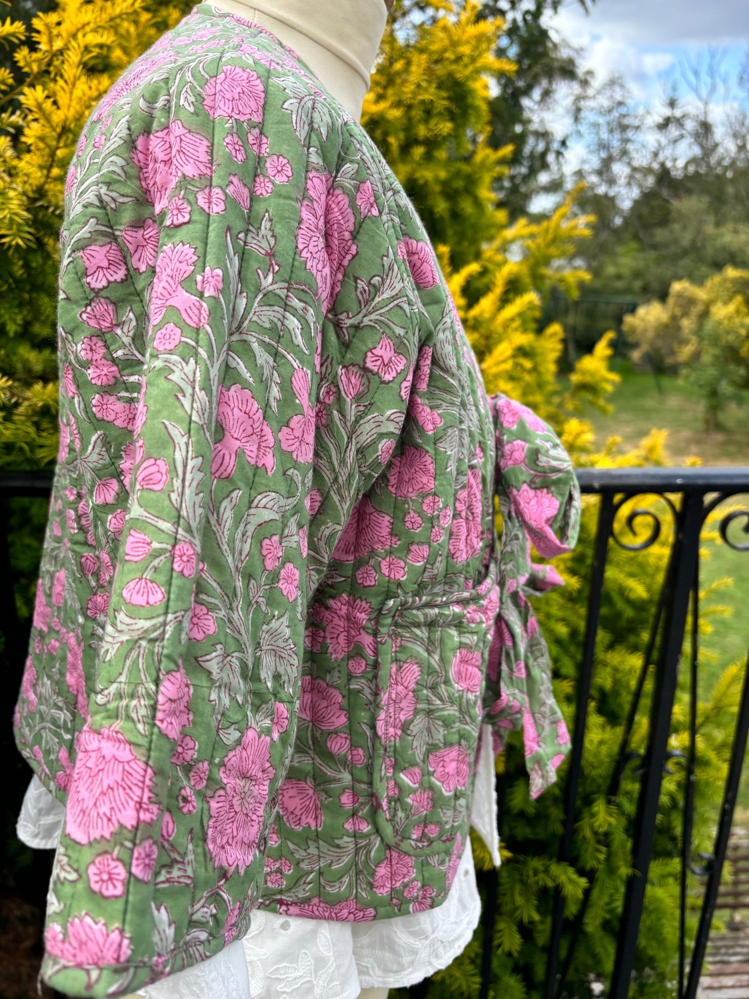 Short sleeve quilted jacket