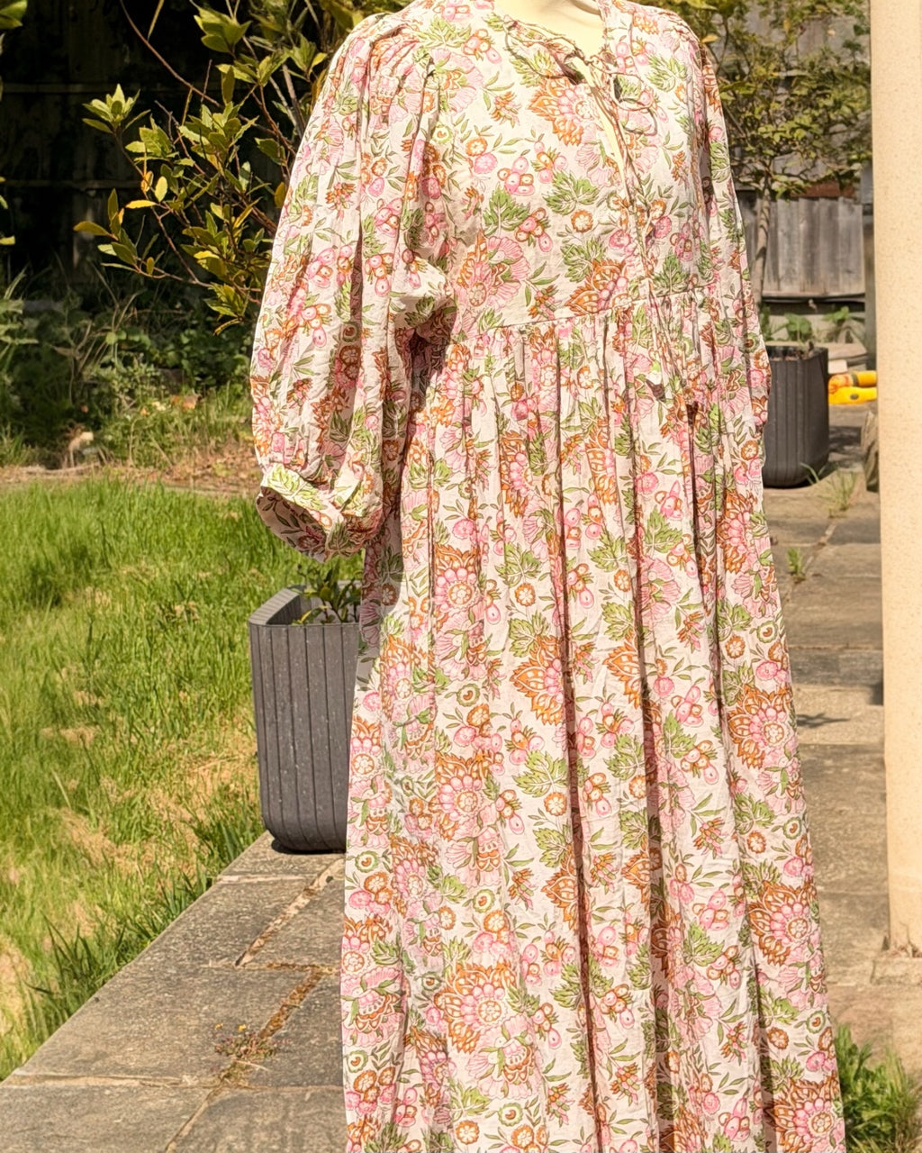 Kimi Ecru with flowers