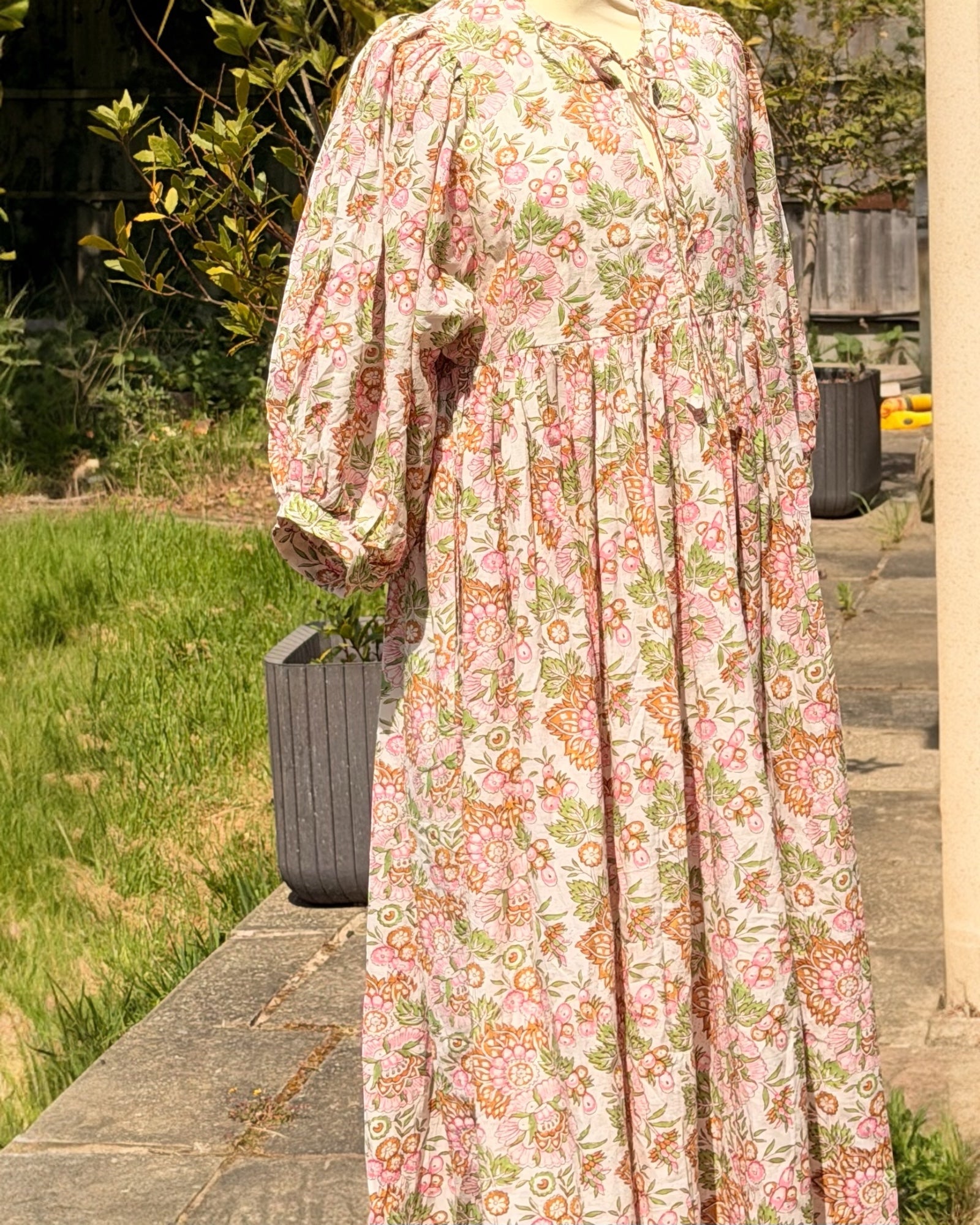 Kimi Ecru with flowers